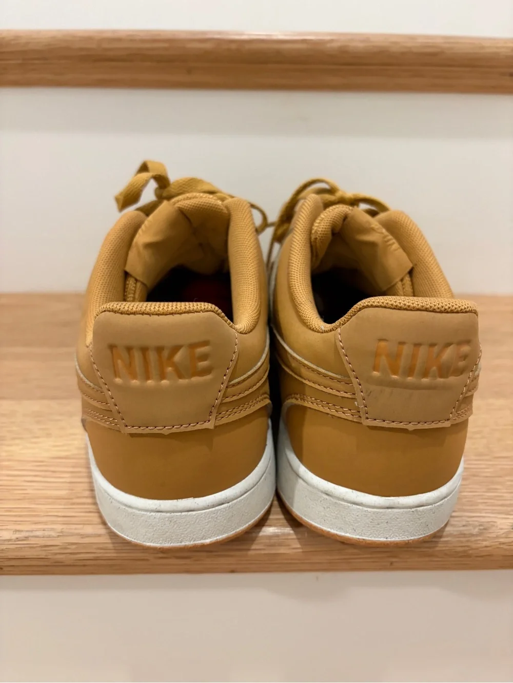 Nike timeless low